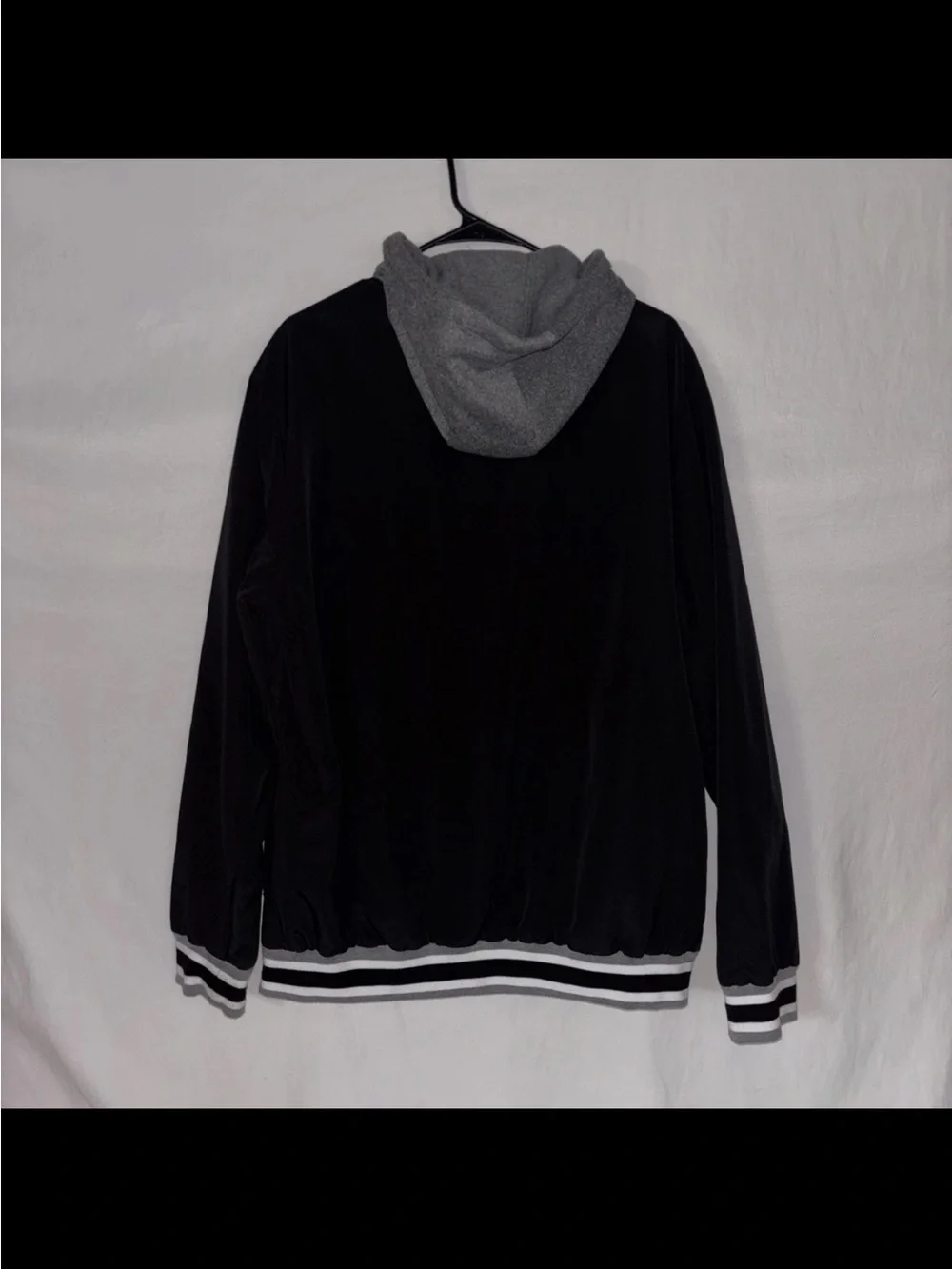 Ecko Unltd Rhino Hooded Zip Jacket Black Gray Stripe Cuffs Mens Y2K Streetwear - Picture 3 of 7